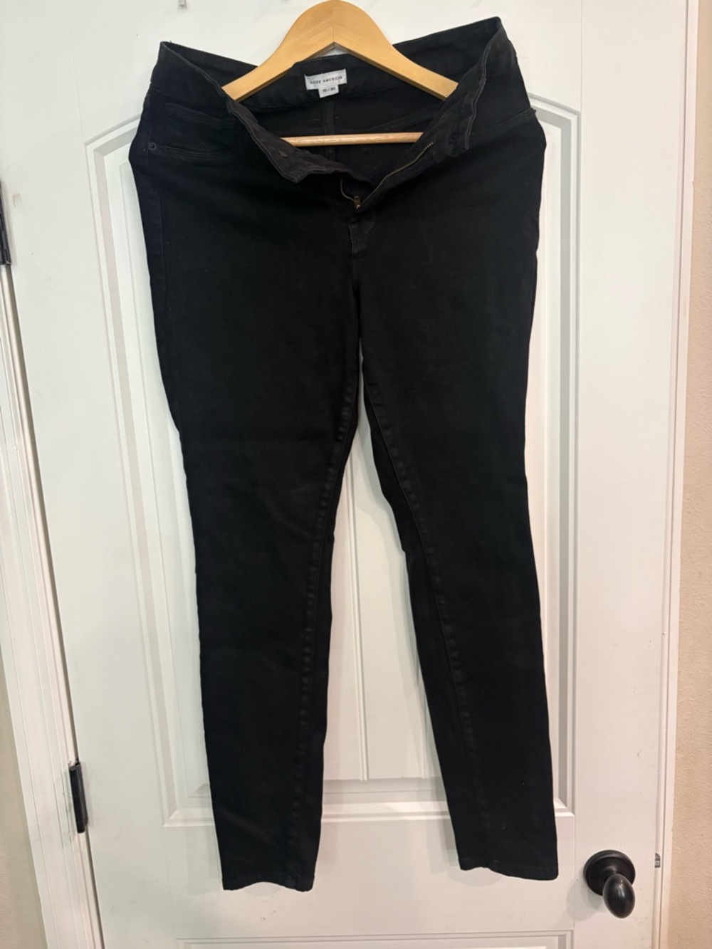Good American Black Jeans - Sleek Fit